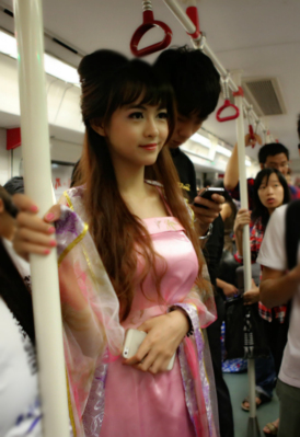 图片一 美女玩家网络爆红.jpg