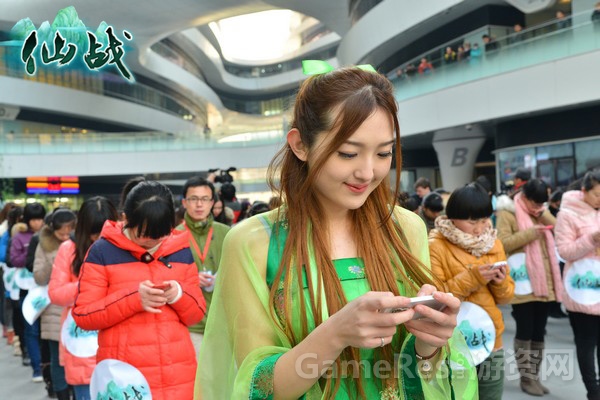 图2：女大学生着仙侠装挑战吉尼斯纪录.jpg