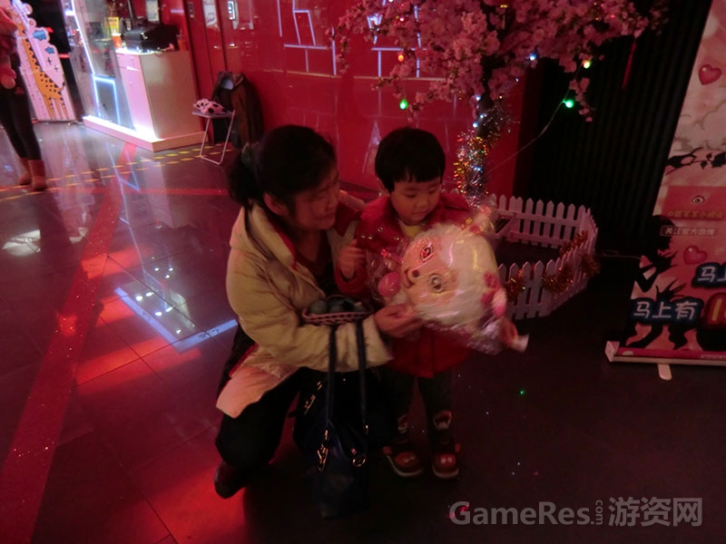 图4：活动现场亲子互动.jpg