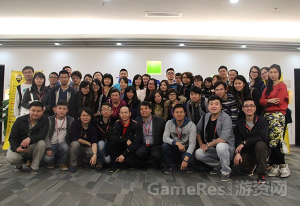 图十：圆桌会议与嘉宾合影.jpg
