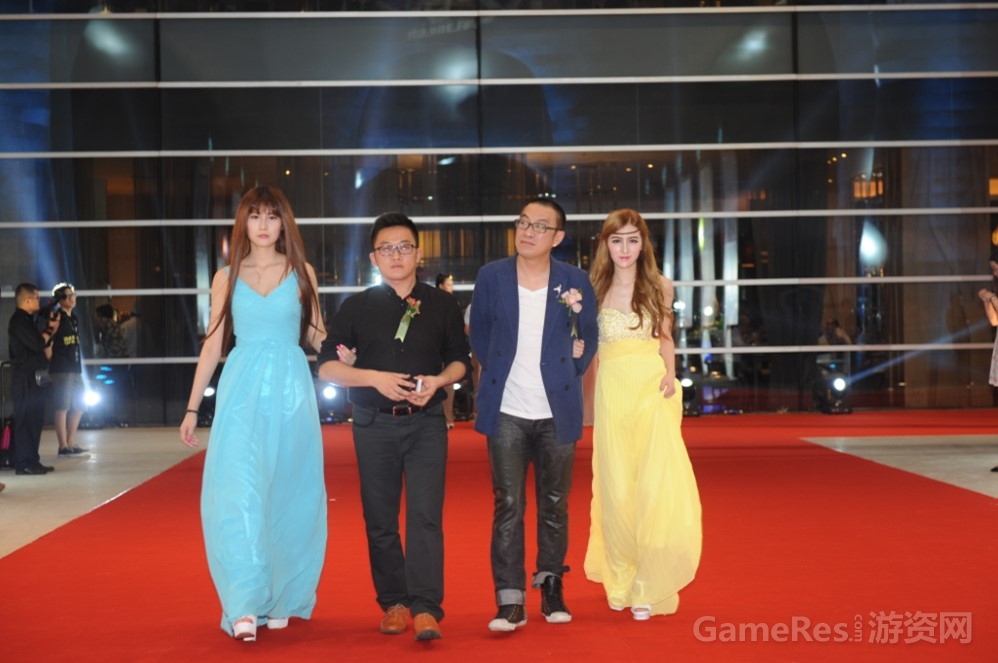 图6宁财神与野火网络CEO共同出席360星耀盛典.jpg