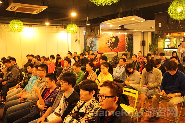 图5：参会现场.JPG