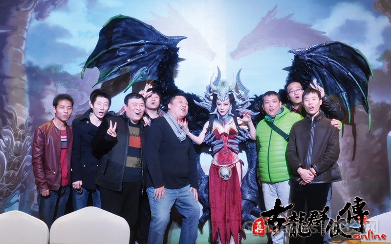 图5：青青与玩家互动.jpg