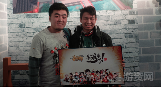 图8《龙门镖局》粉丝祝福合影.png