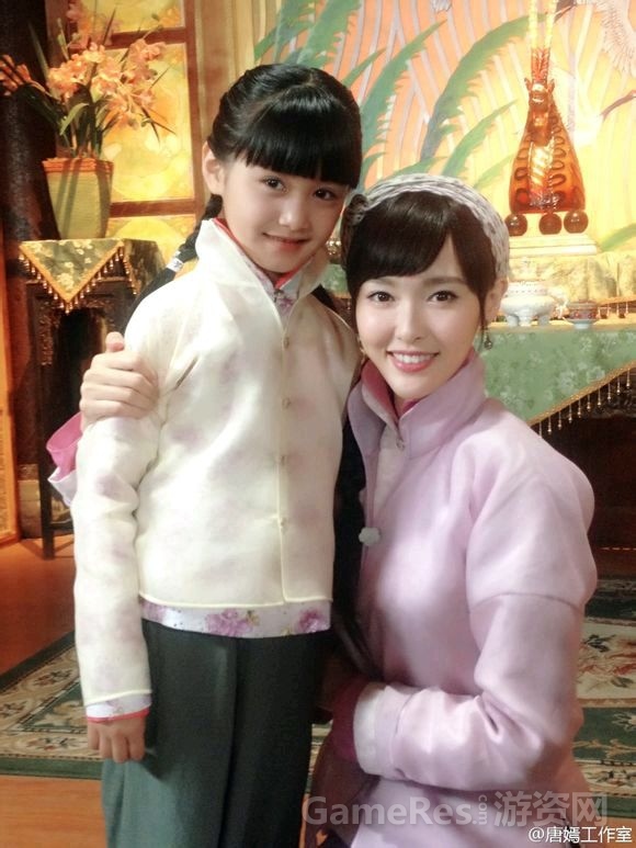 图3：最近热播的《活色生香》中，糖糖与糖妹分别饰演了大小乐颜.jpg.jpg