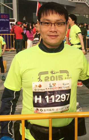 图1 37游戏联合创始人曾开天参跑2015苏州马拉松.jpg