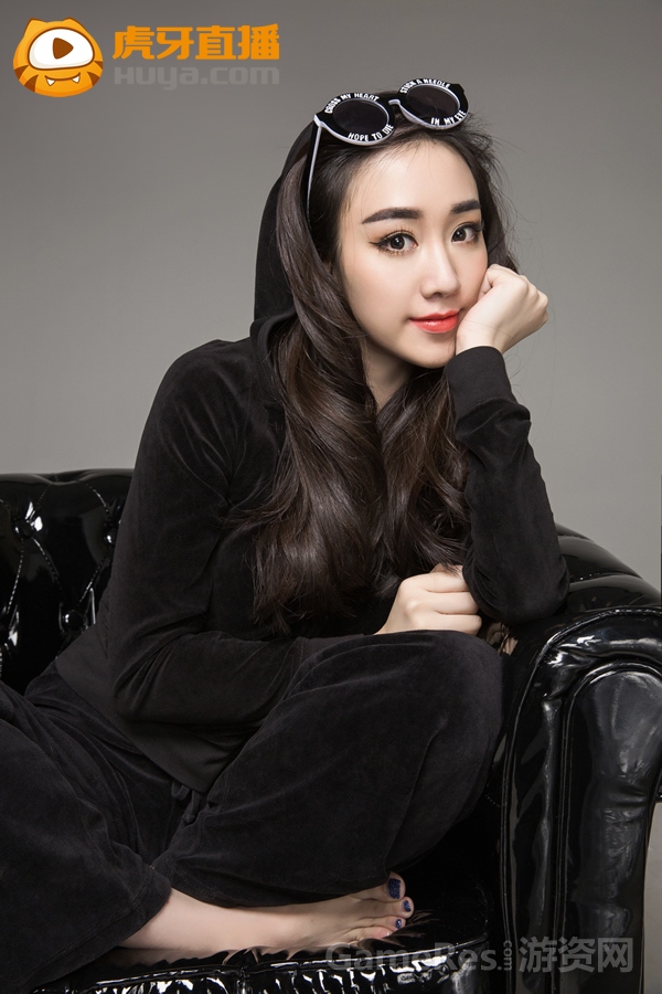 图5 虎牙直播美女主播.jpg