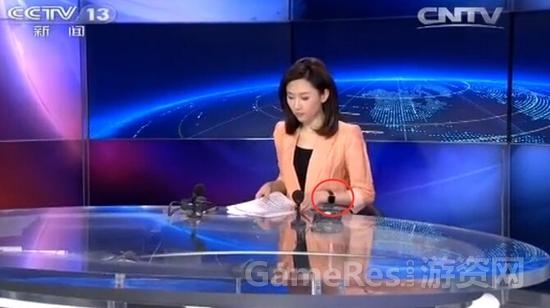 图2 央视女主播佩戴苹果表惹热议.jpg