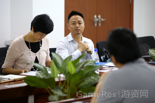 图2 加拿大使节与37游戏领导深入交流.jpg