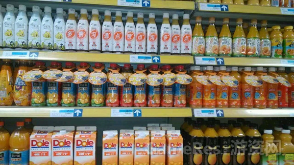 图2：《星之契约》美汁源系列饮料瓶身广告，入驻各大超市.jpg
