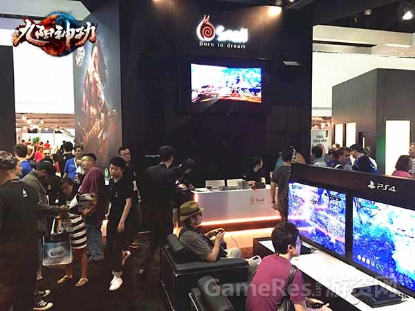 图3（九阳神功展台前人气爆棚）.jpg