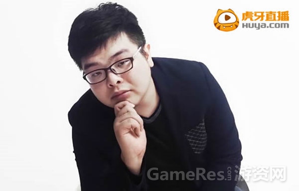 图8 虎牙直播人气主播星痕担任评委.jpg