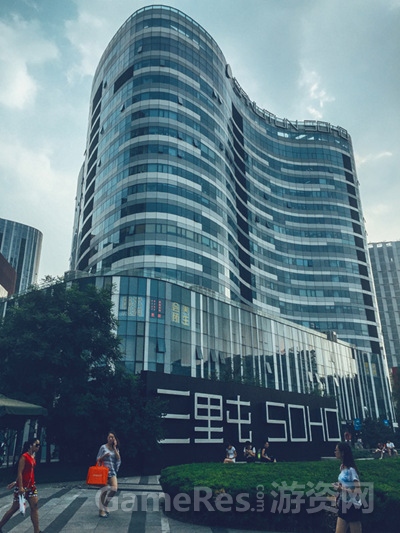 图2 身处三里屯SOHO的初见科技.jpg