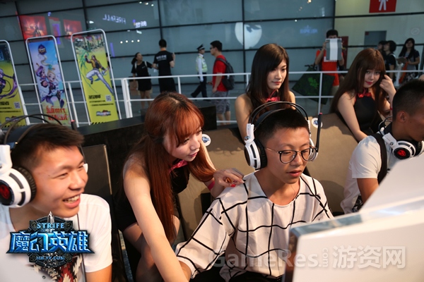 图5 Showgirl亲切陪玩.jpg