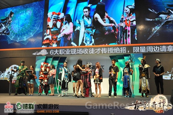 图3 现场活动人气火爆.jpg