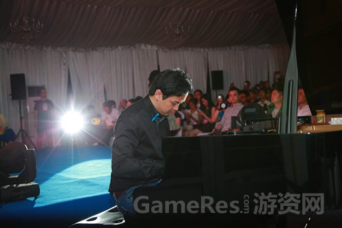 图6：著名钢琴家Animenz现场演绎.jpg