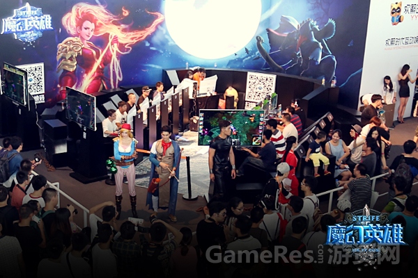 图1-魔幻英雄CJ现场试玩区火爆.jpg