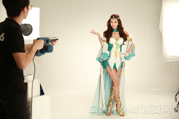 图8：女神如此美丽-还不速速奔来玩《魔灵幻想》.jpg