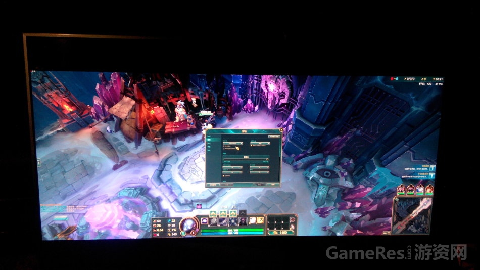 4K电视玩LOL.jpg