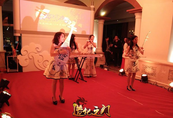 图7·造化之门发布会现场表演.jpg