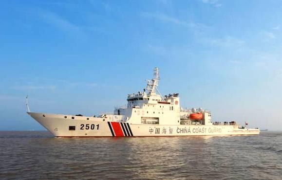图01：中国海警船巡逻钓鱼岛.jpg