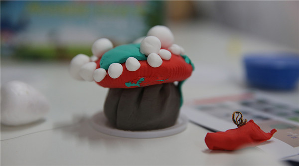 图5：孩子们的粘土作品 .jpg