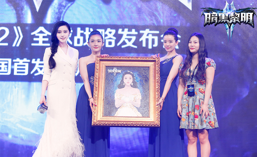 图7：粉丝送礼环节照片.jpg