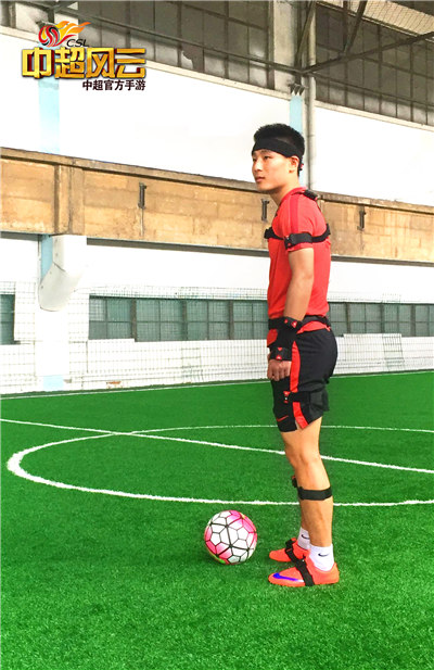 图4 武磊拍摄现场花絮-任意球.jpg