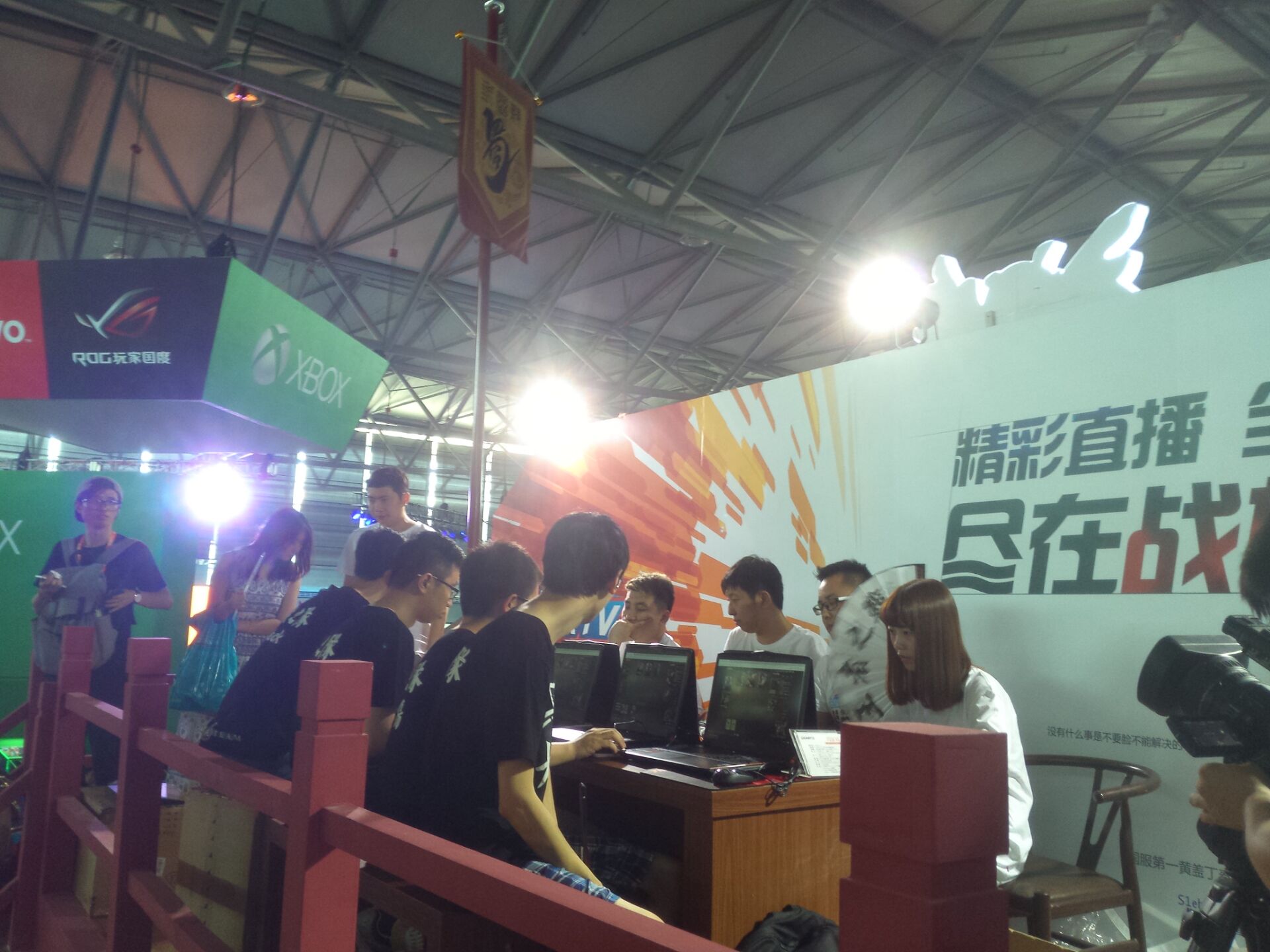 图3王战队VS战旗主播队.jpg