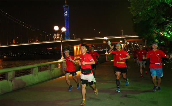 图4：三七互娱超跑团夜跑活动.jpg