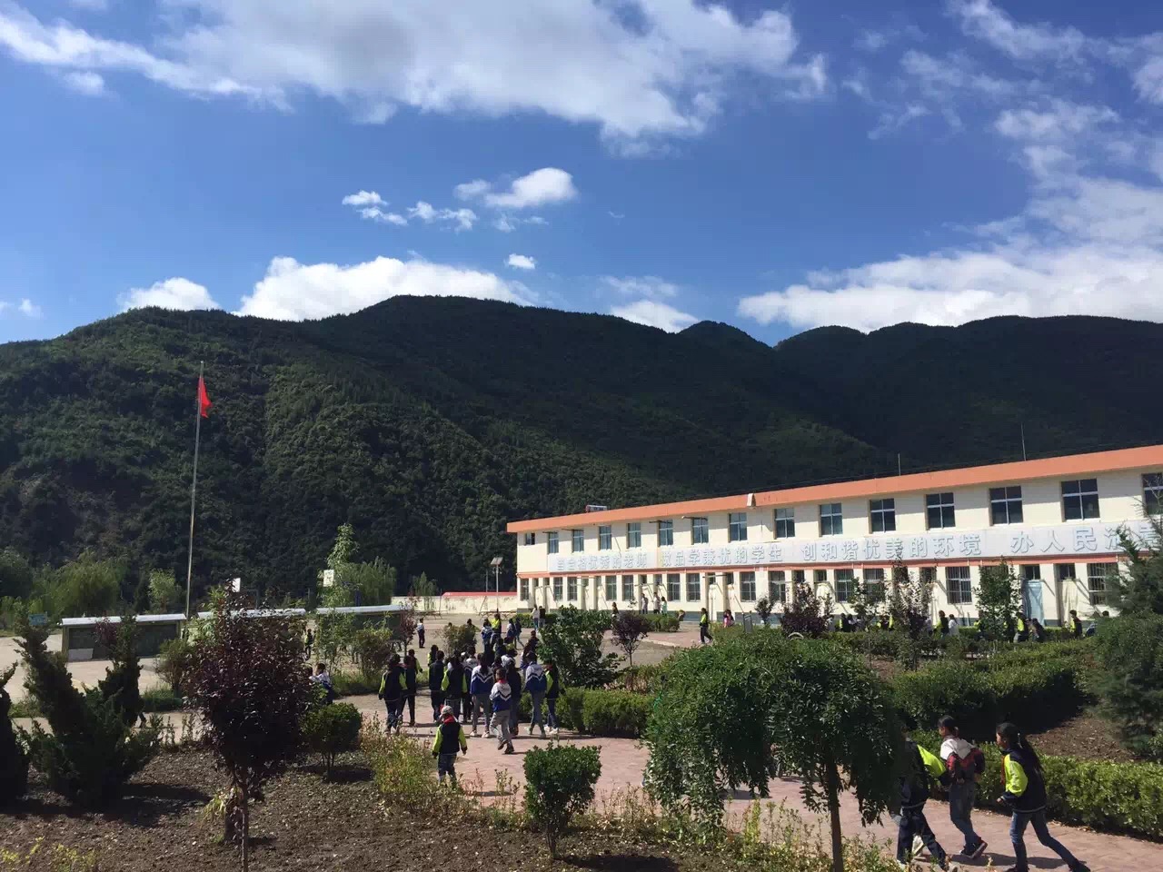 图2.游心基金会新助学项目点-甘肃宕昌旧城中学.jpg