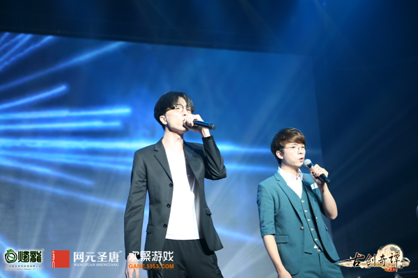 图12 “满汉全席”音乐团队演绎古剑OL门派群像曲《承剑》.JPG