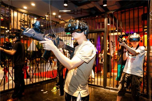 图3：多人体验VR.jpg