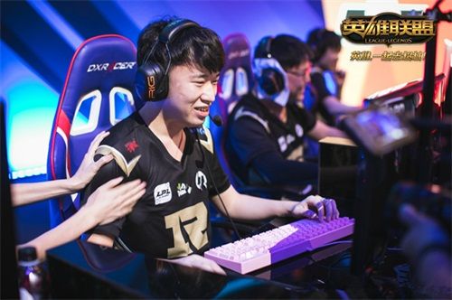 图3：“虎九万”RNG.Xiaohu.jpg