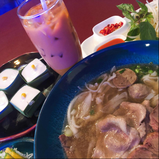 虎牙美食美女主播带你吃遍全世界！越南的夜店原来都在白天？472.png.png