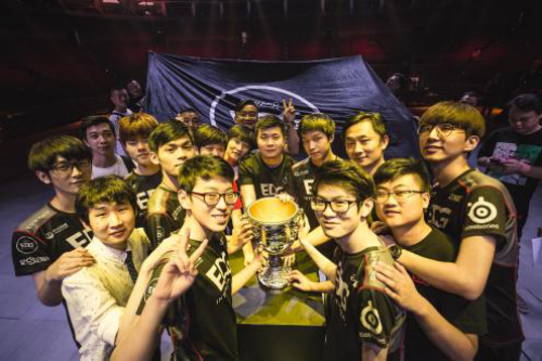 LOL：冠军UZI抛弃队友只选虎牙？虎牙为何能一直续约UZI288.png