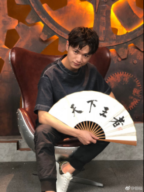 年纪轻轻猫狗双全，剑仙堪称人生赢家155.png