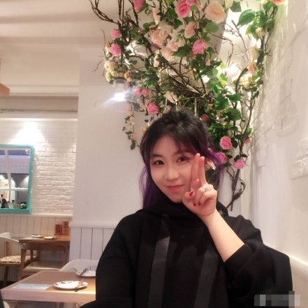 2--一年只开一个月的梦龙旗舰店？ 虎牙富二代美女主播带你见识一番！571.png.png
