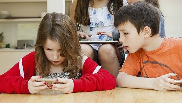 腾讯开课教家长预防孩子沉迷网游 旗下游戏将严控未成年人消费