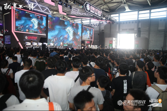 2018CJ完美世界电竞日 展台盛况空前126.png