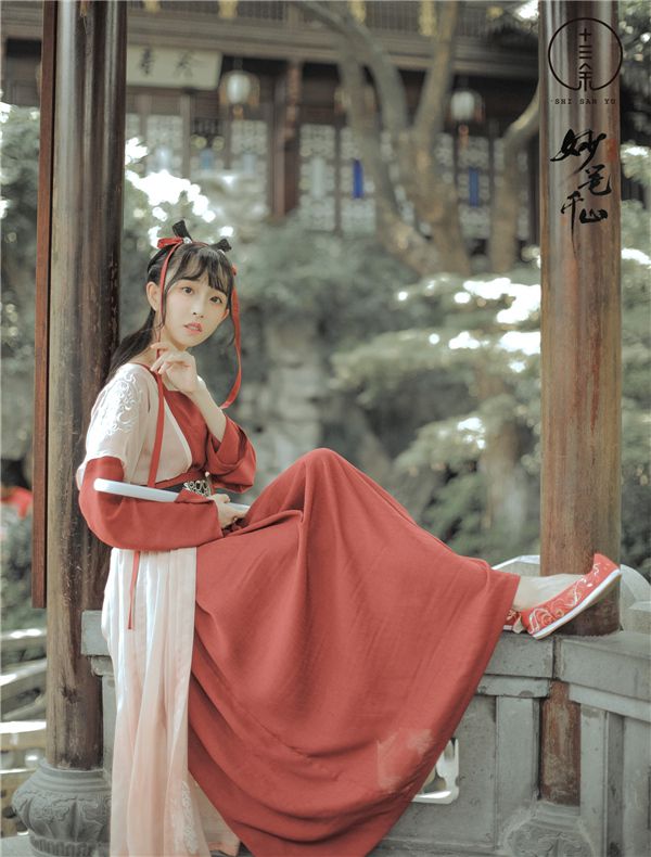 图7：“静若处子动若脱兔”的神女.jpg