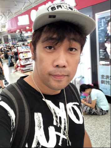 被炉石耽误的魔术师！IG囚徒虎牙直播20日户外街头魔术首秀413.png