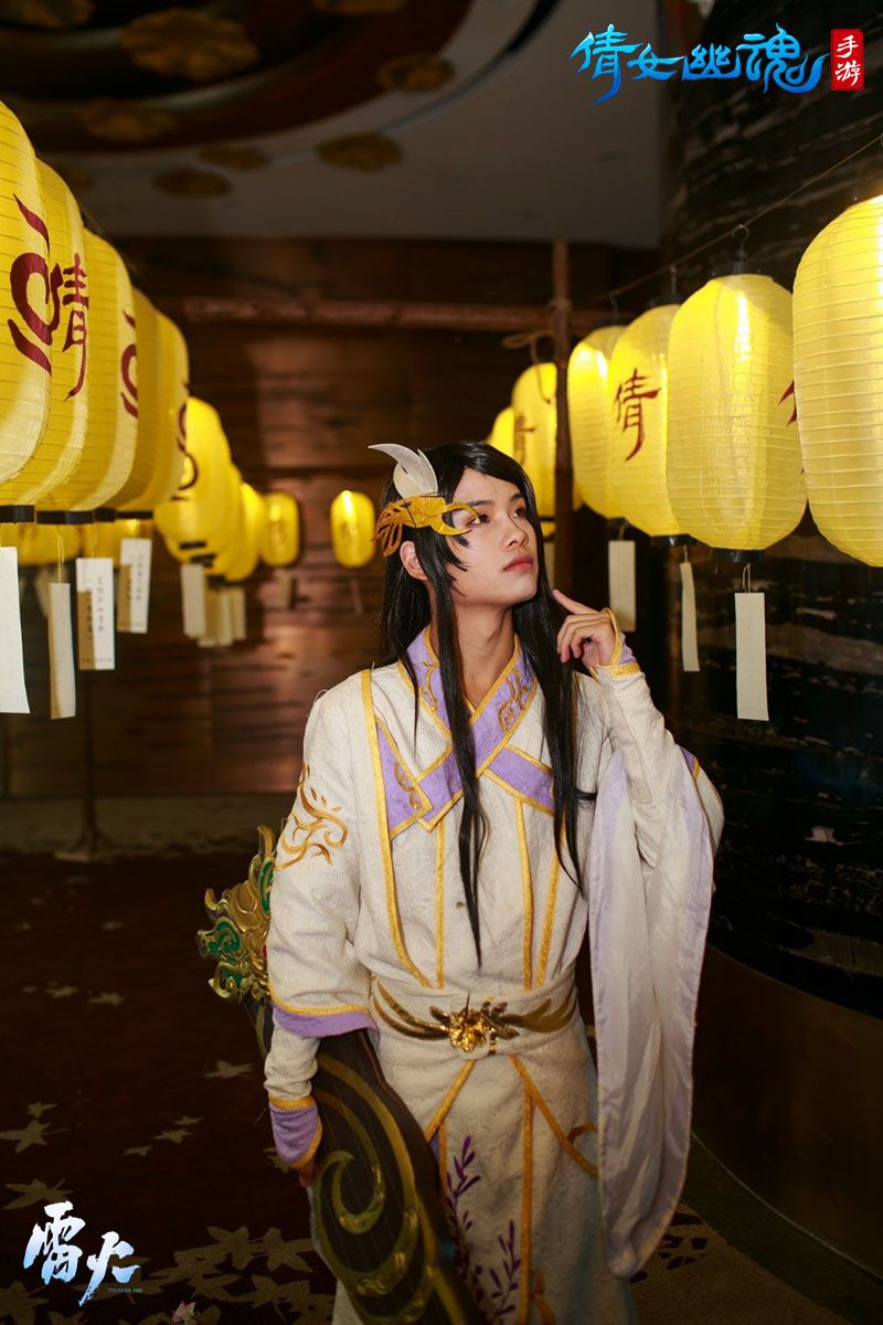 图4：中秋临近竞猜倩女灯谜.jpg
