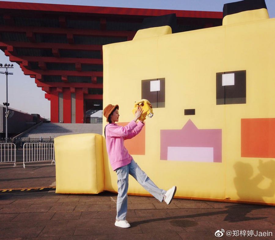 图4：与皮卡丘创意同框合影.jpg